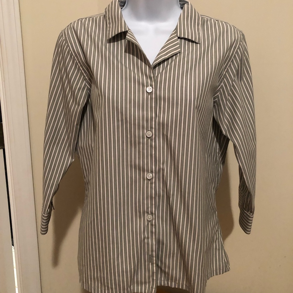 Ladies button-down blouse